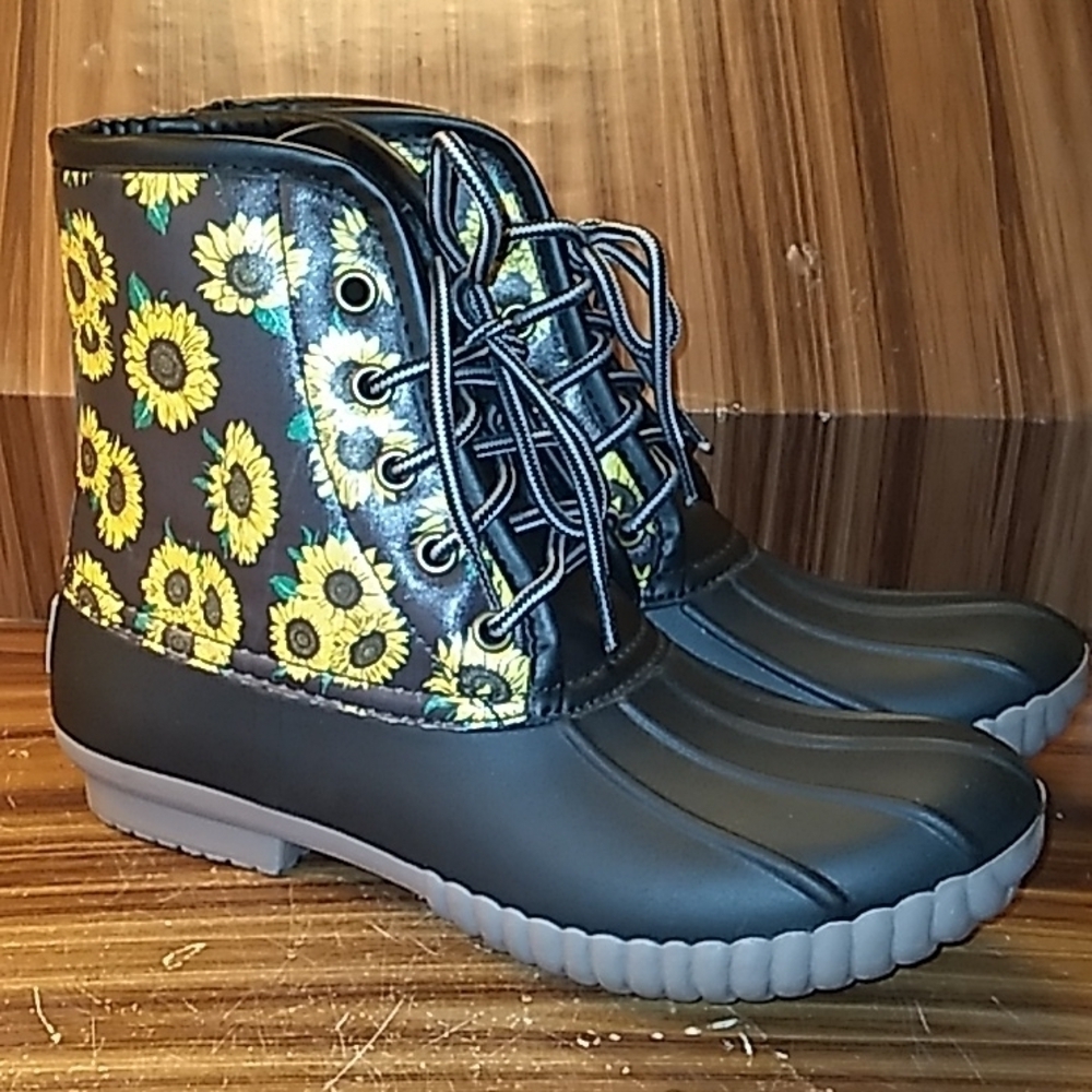 Simply Southern 6 sunflower 🌻 rubber duck boots